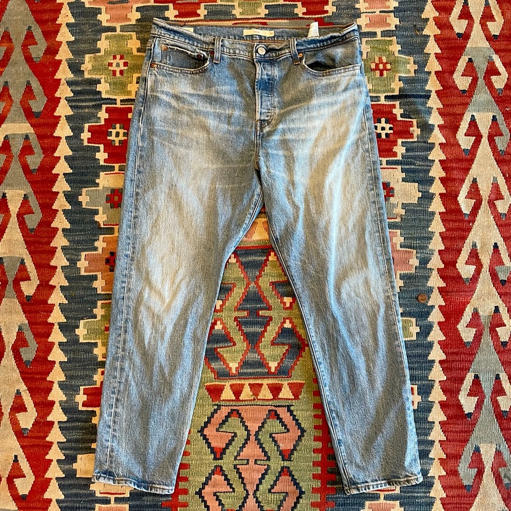 LEVI’S HI-RISE WEDGIE JEANS ! size 32 ! NEVER WORN ! URBAN OUTFITTERS